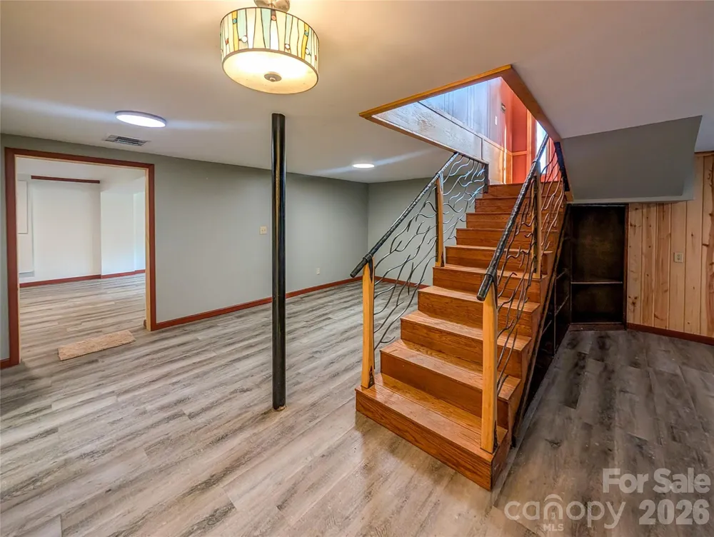 328 Wooded Valley Lane Burnsville, NC 28714