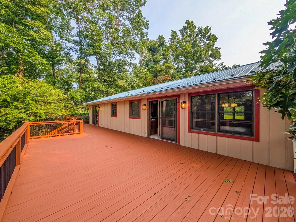 328 Wooded Valley Lane Burnsville, NC 28714