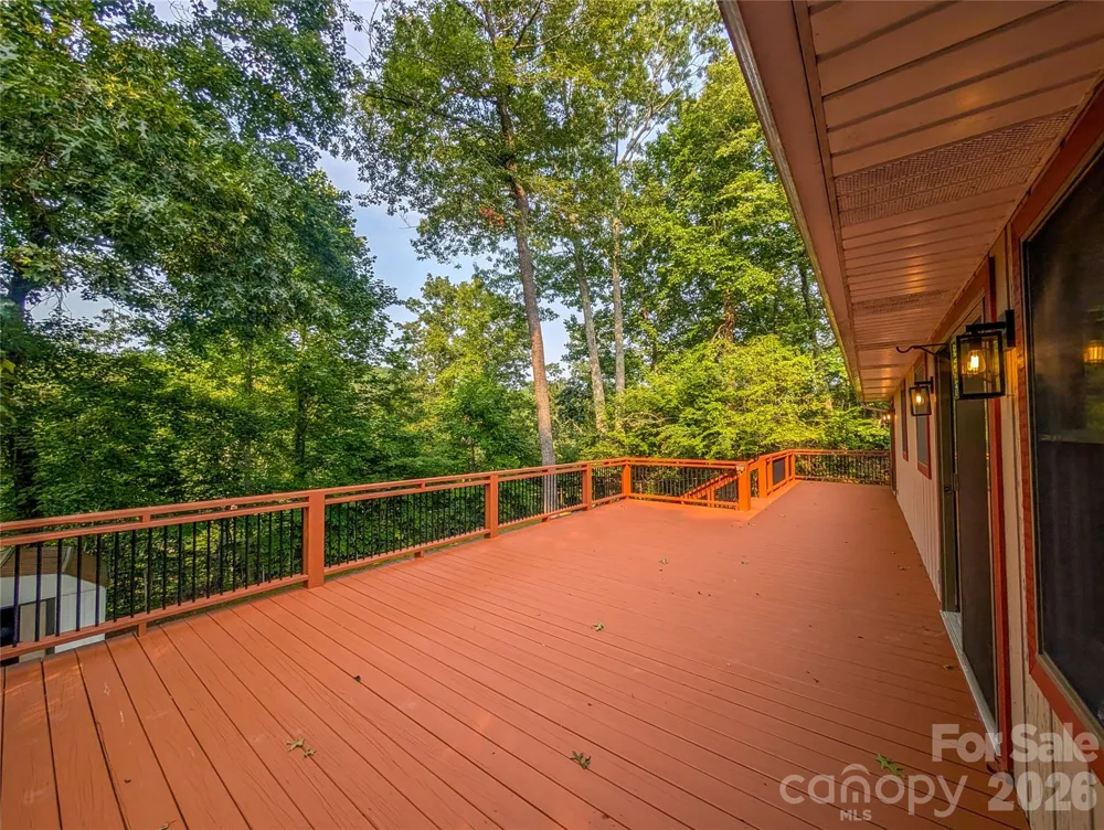 328 Wooded Valley Lane Burnsville, NC 28714