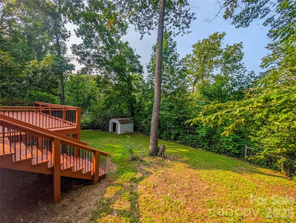 328 Wooded Valley Lane Burnsville, NC 28714