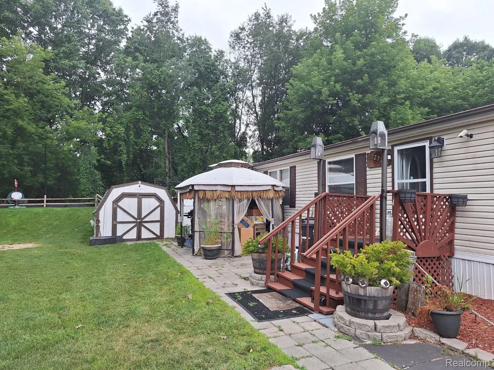2500 Mann Road #272 Clarkston City, MI 48346
