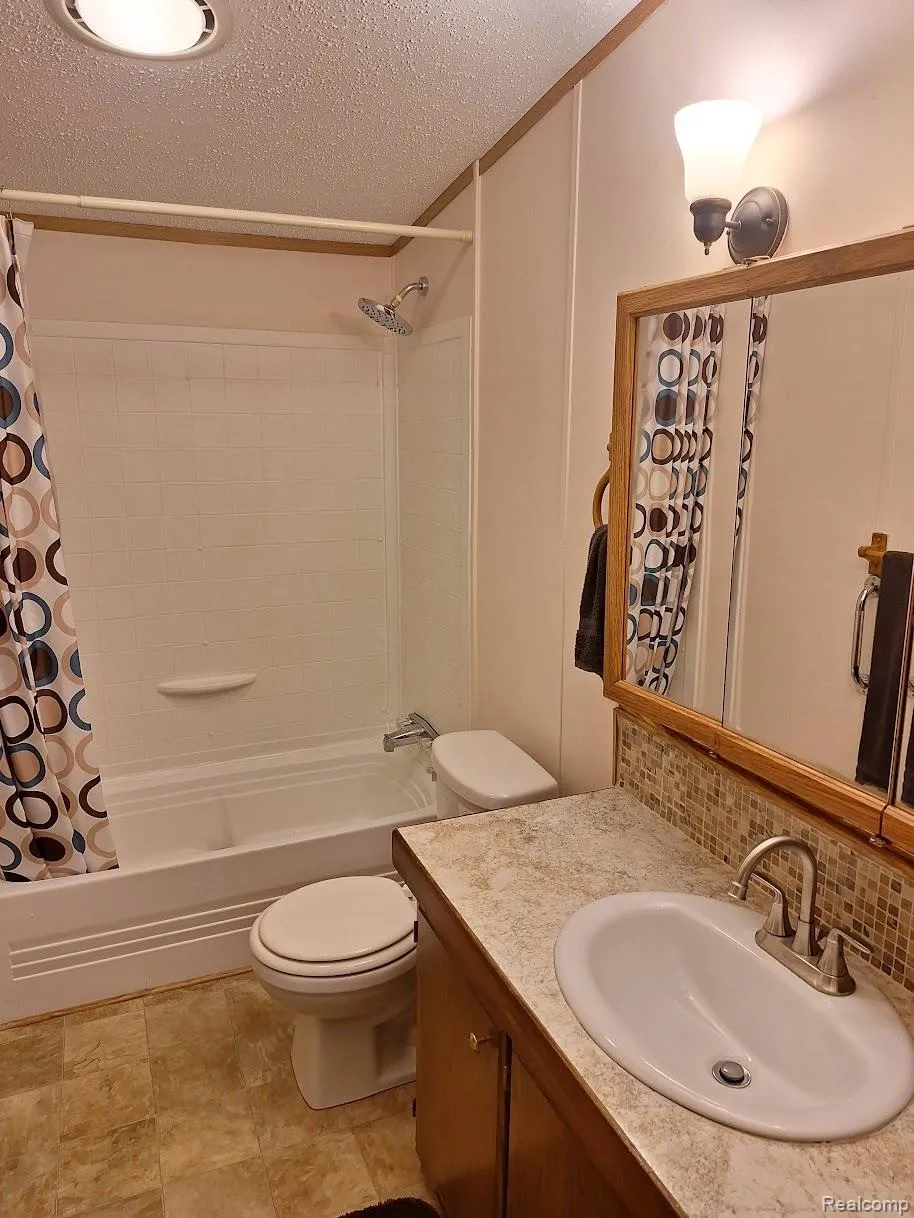 2500 Mann Road #272 Clarkston City, MI 48346