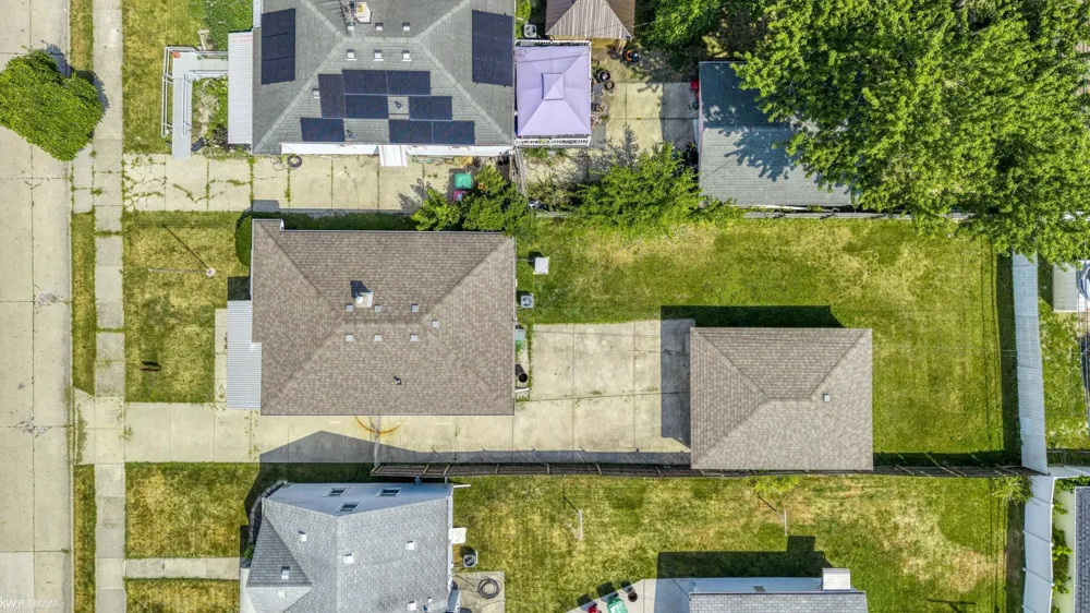 24828 Laetham Avenue Eastpointe City, MI 48021