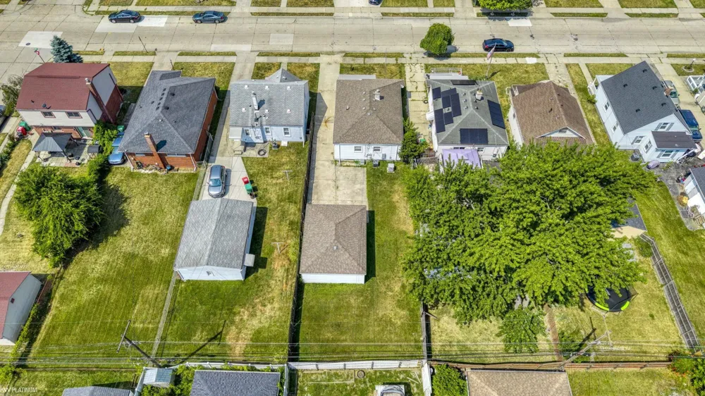24828 Laetham Avenue Eastpointe City, MI 48021