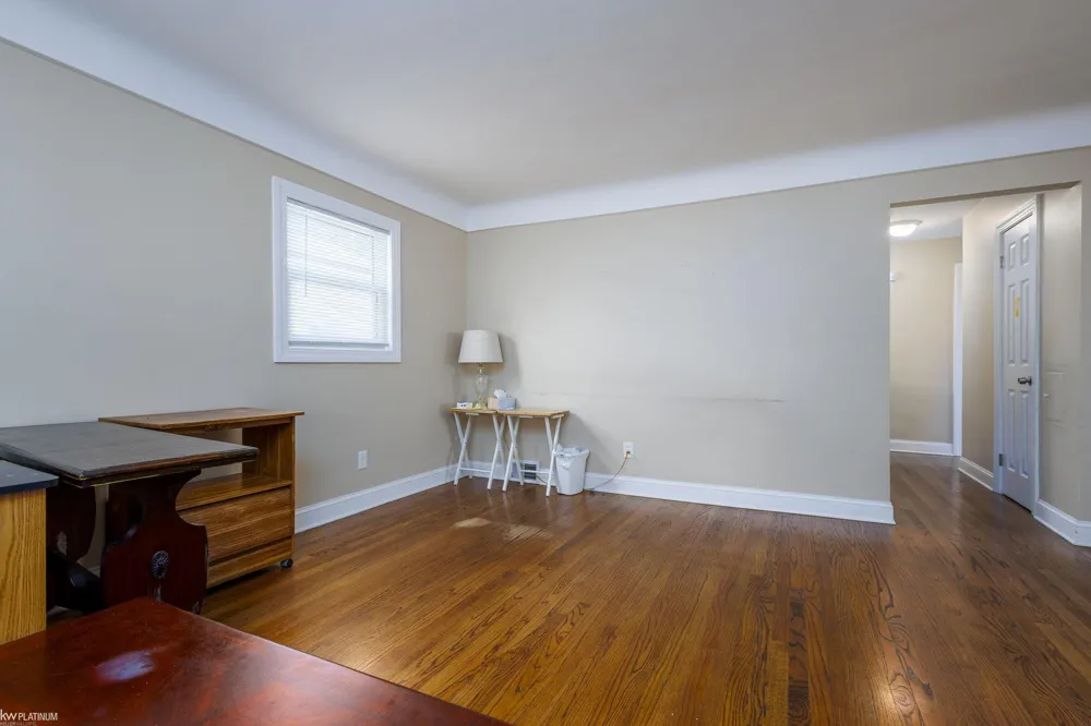 24828 Laetham Avenue Eastpointe City, MI 48021