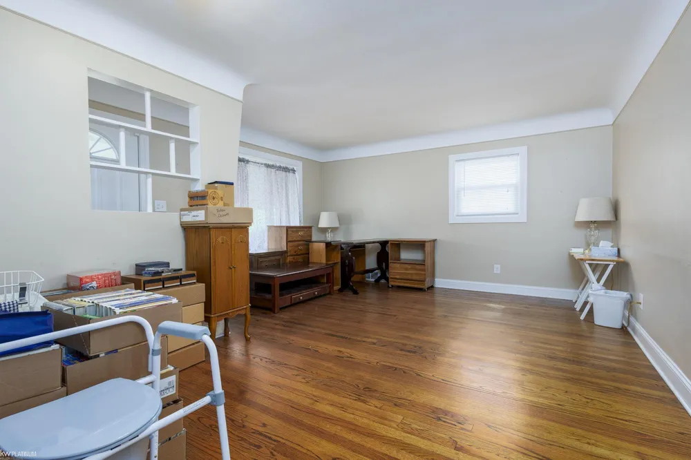 24828 Laetham Avenue Eastpointe City, MI 48021