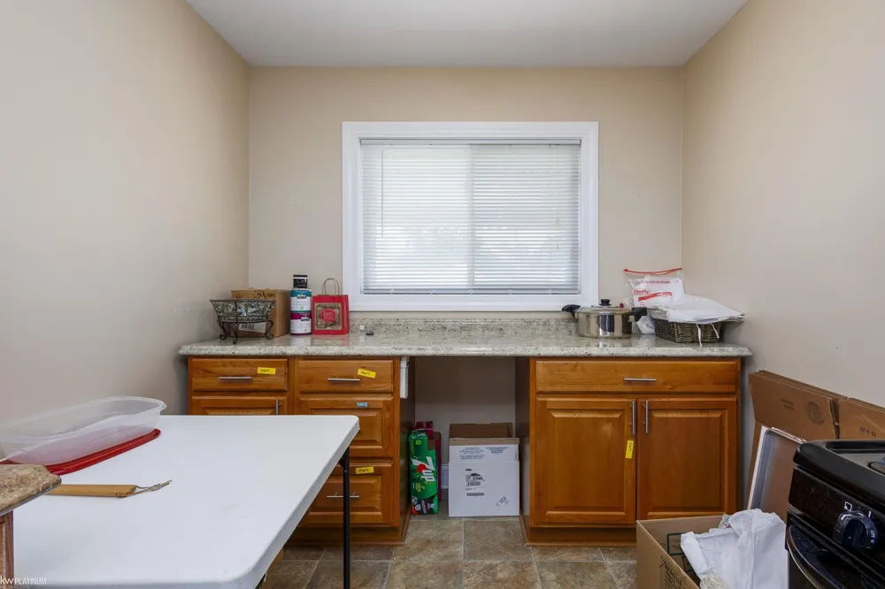 24828 Laetham Avenue Eastpointe City, MI 48021
