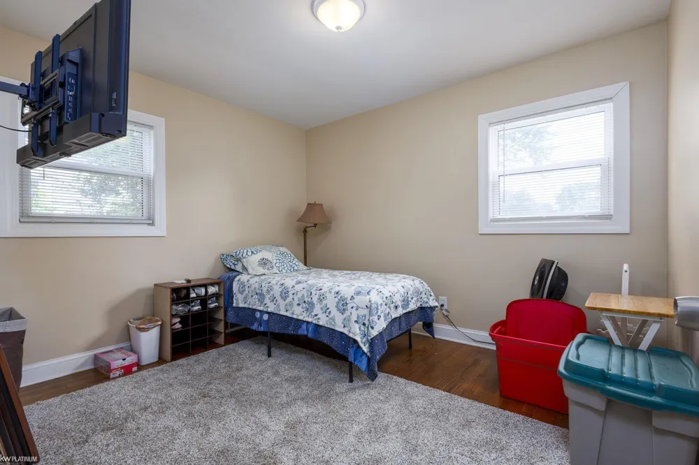 24828 Laetham Avenue Eastpointe City, MI 48021