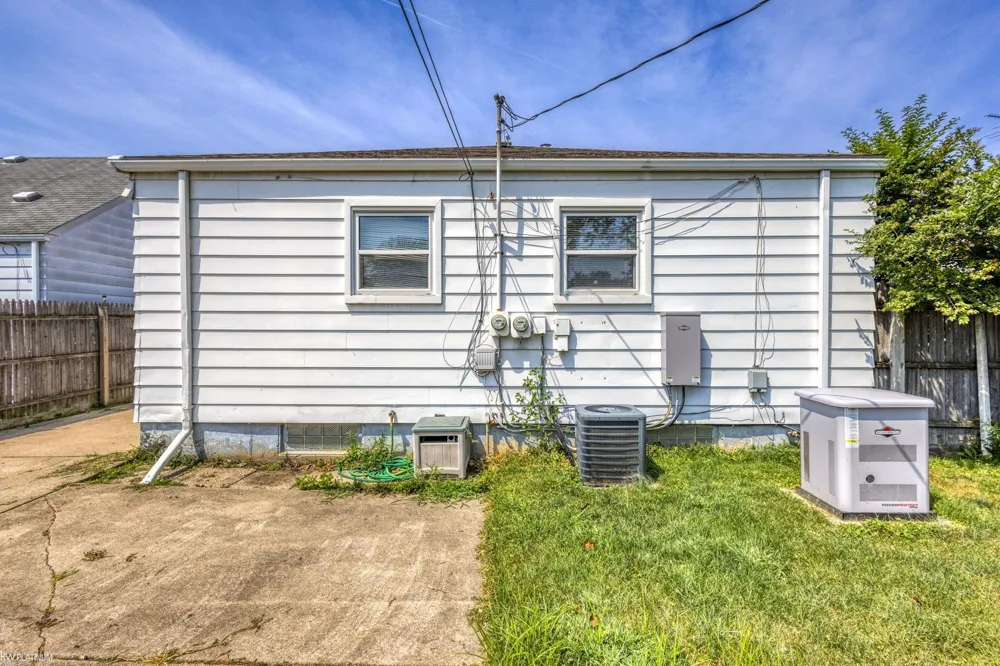 24828 Laetham Avenue Eastpointe City, MI 48021
