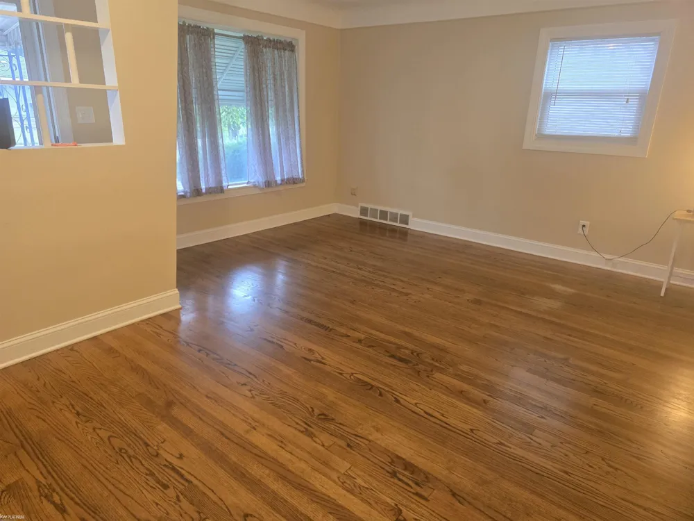 24828 Laetham Avenue Eastpointe City, MI 48021