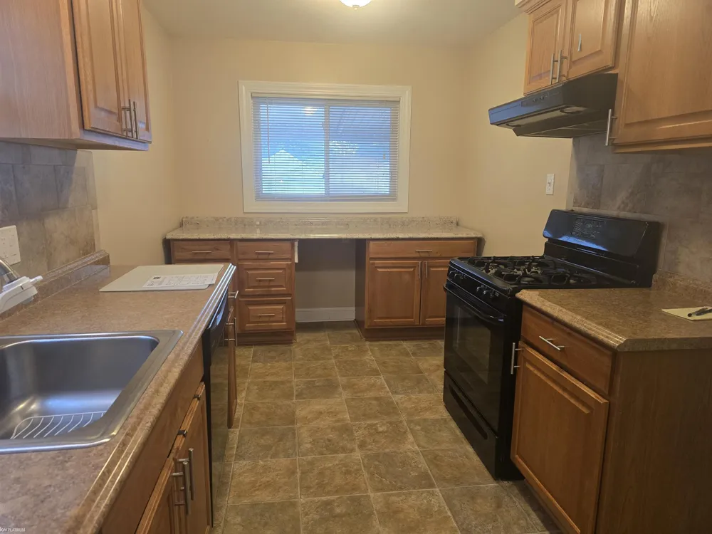 24828 Laetham Avenue Eastpointe City, MI 48021