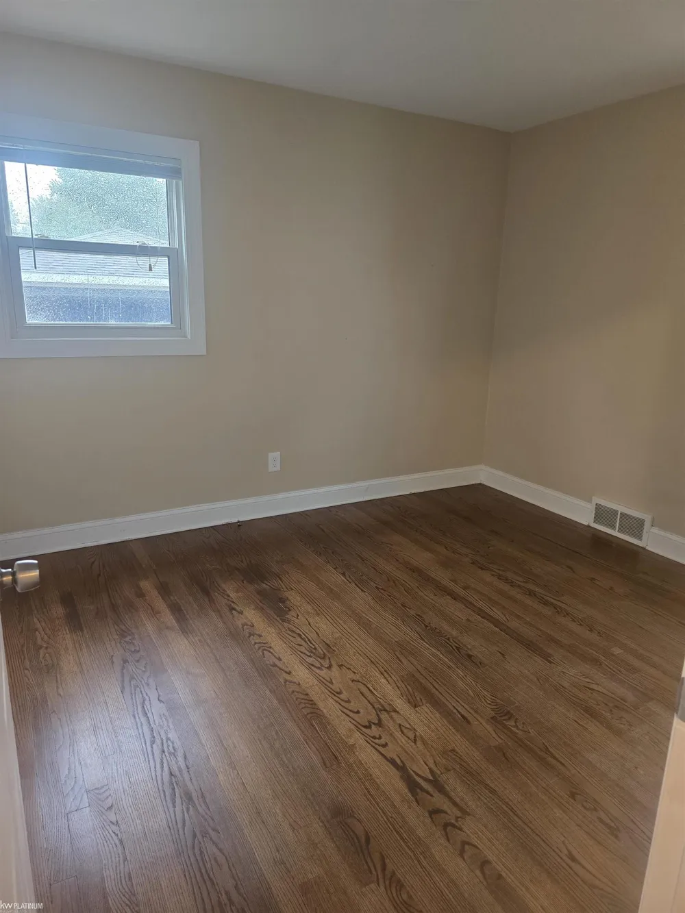 24828 Laetham Avenue Eastpointe City, MI 48021