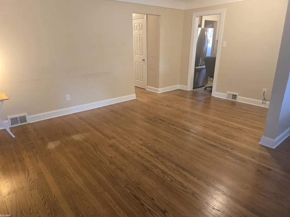 24828 Laetham Avenue Eastpointe City, MI 48021