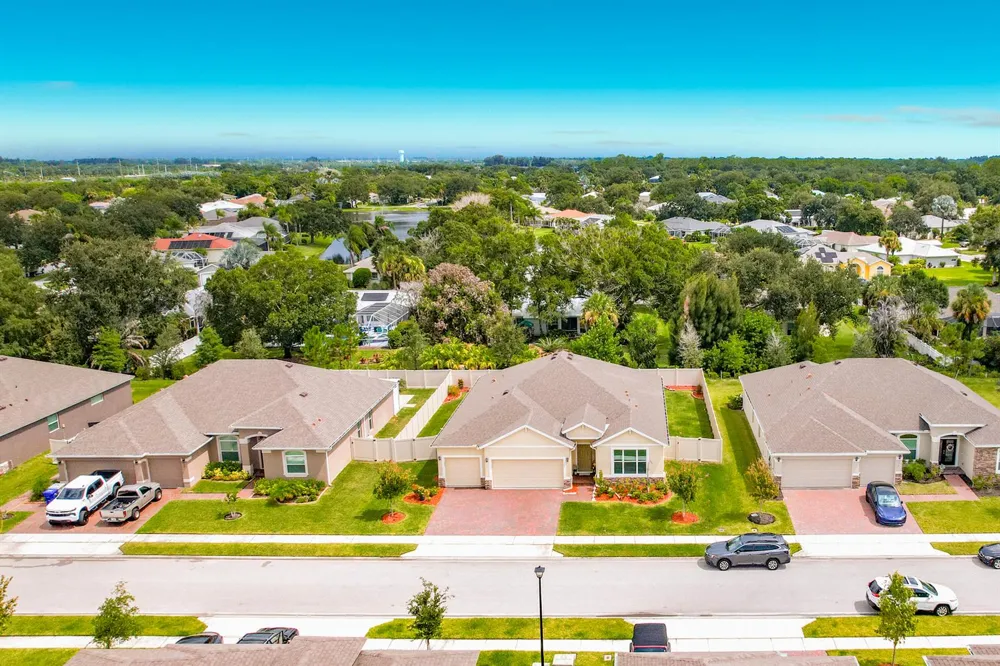 111 52ND SQUARE Vero Beach, FL 32968