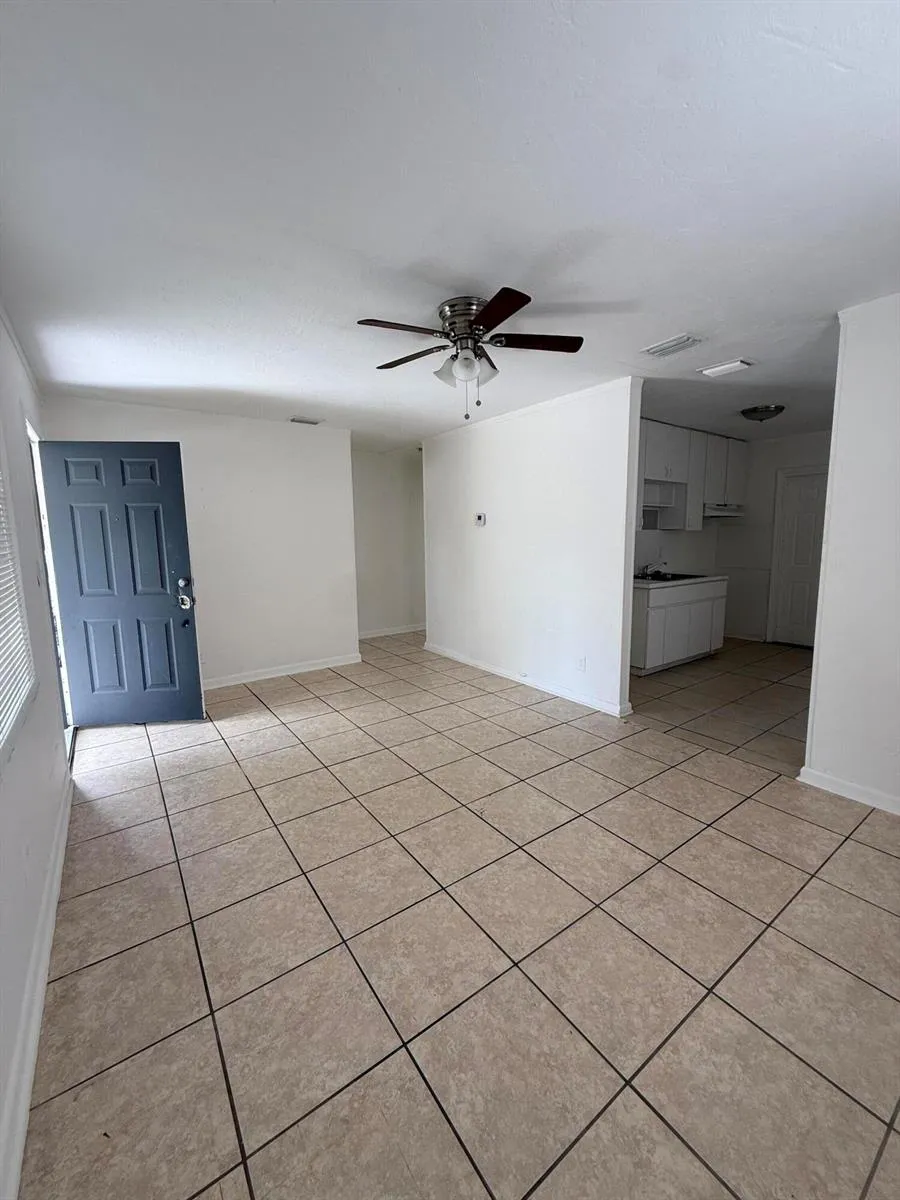 865 W 3RD STREET Riviera Beach, FL 33404