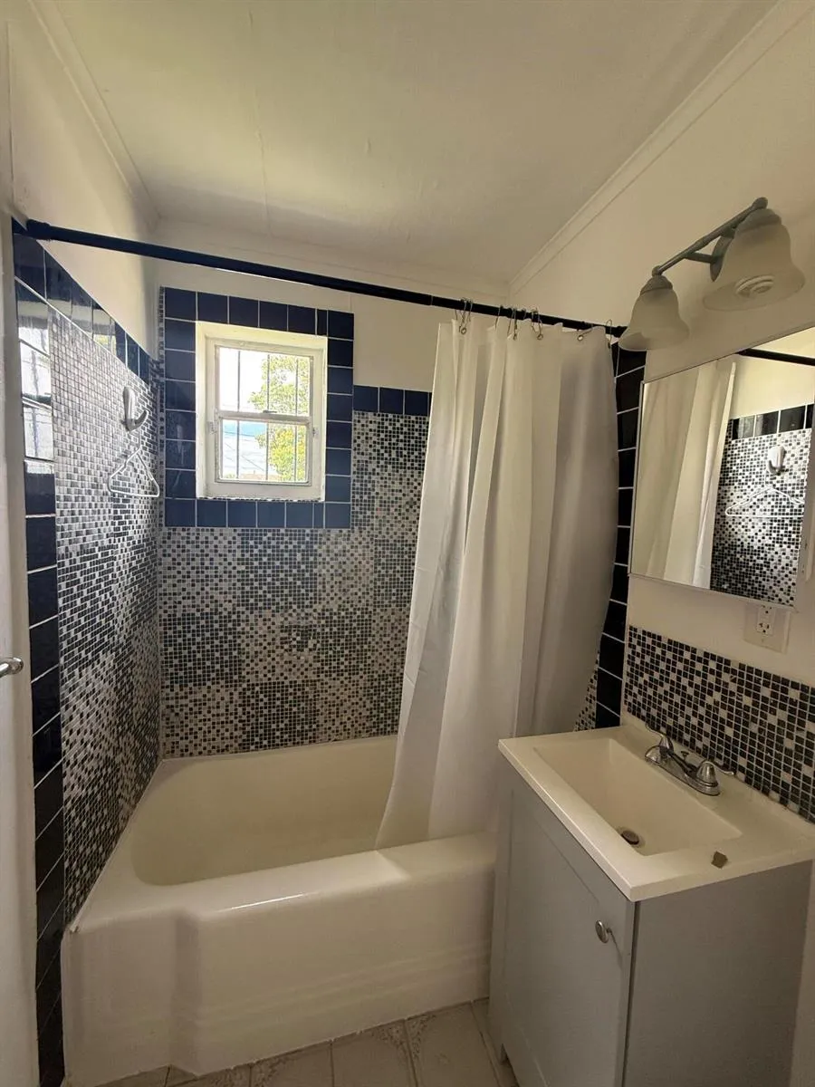 865 W 3RD STREET Riviera Beach, FL 33404