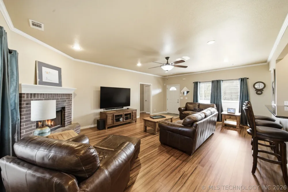 18435 Jamestown Avenue Skiatook, OK 74070