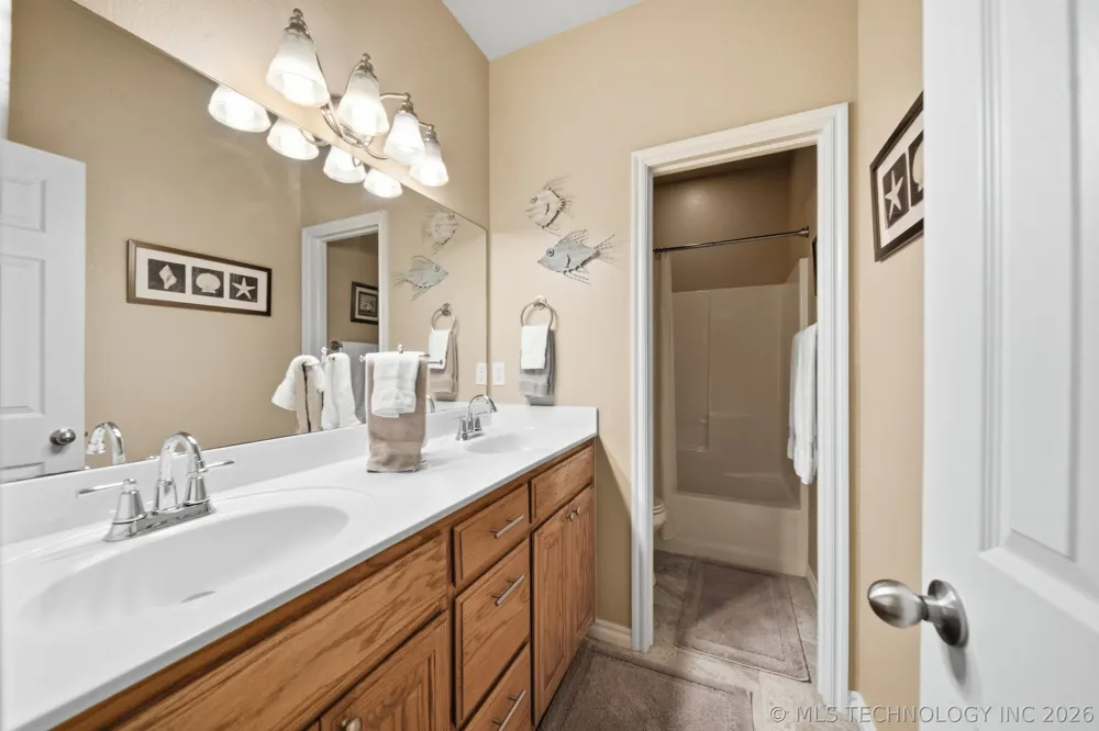 18435 Jamestown Avenue Skiatook, OK 74070