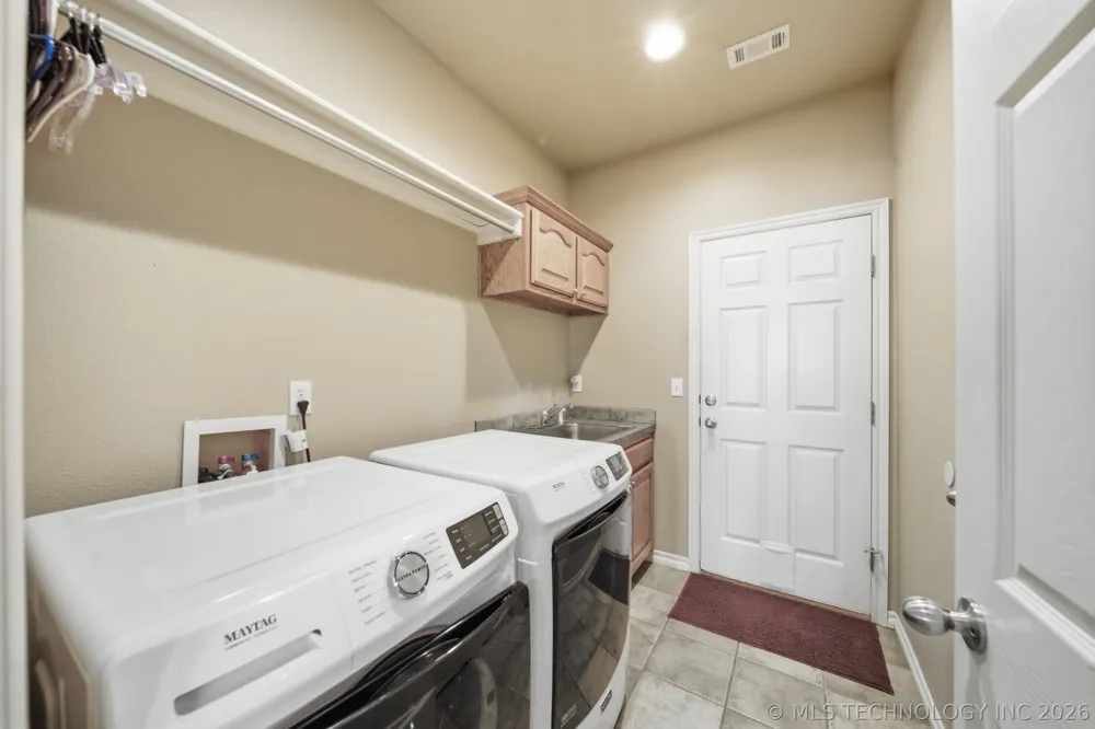 18435 Jamestown Avenue Skiatook, OK 74070