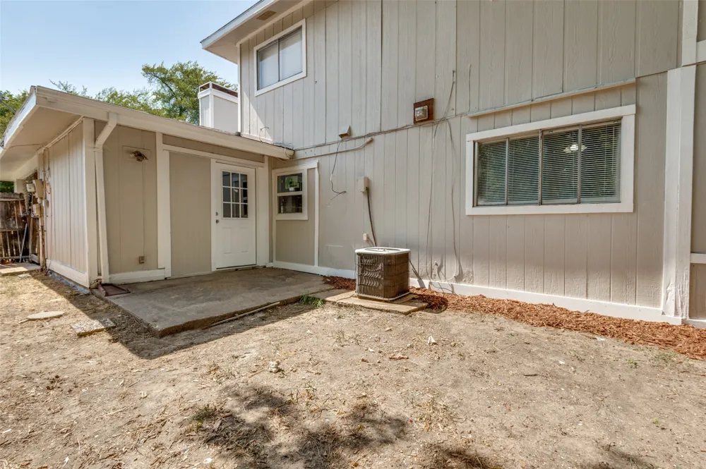 2640 Santiago Circle Grand Prairie, TX 75052