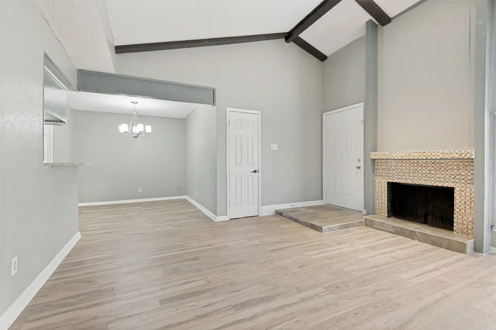 2640 Santiago Circle Grand Prairie, TX 75052