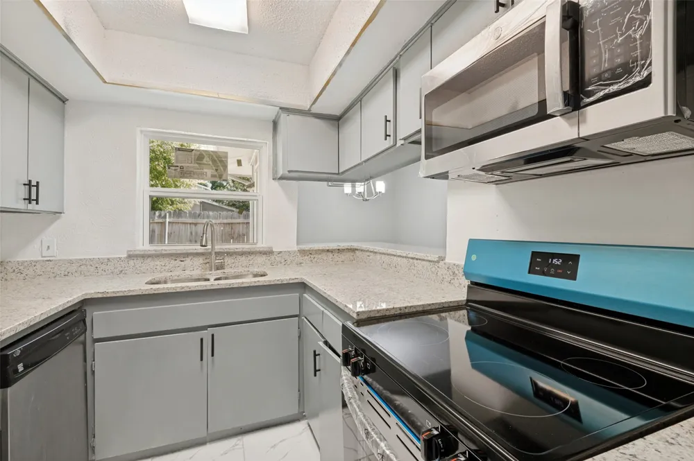 2640 Santiago Circle Grand Prairie, TX 75052