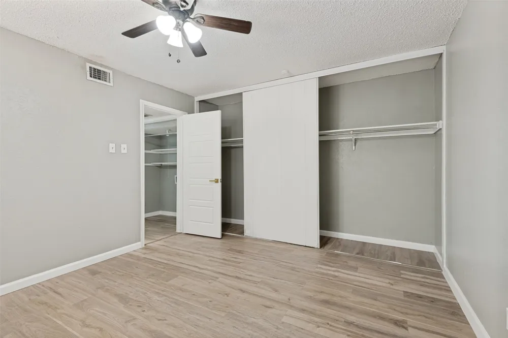 2640 Santiago Circle Grand Prairie, TX 75052