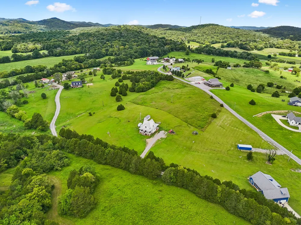 770 Sadler Rd Liberty, TN 37095
