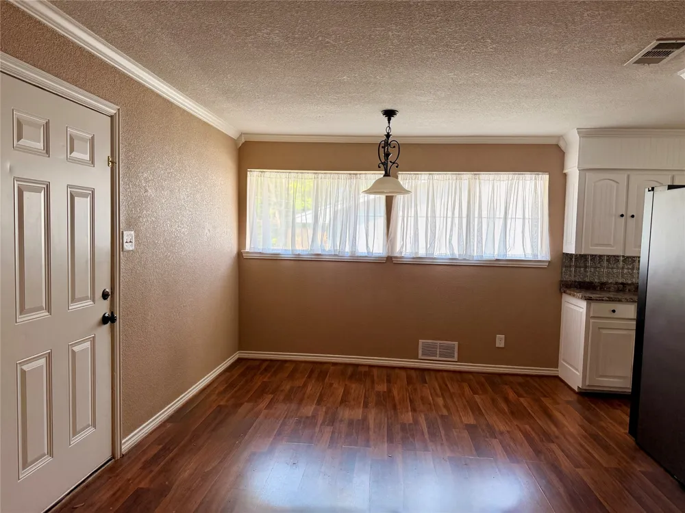 201 Collins Drive Terrell, TX 75160