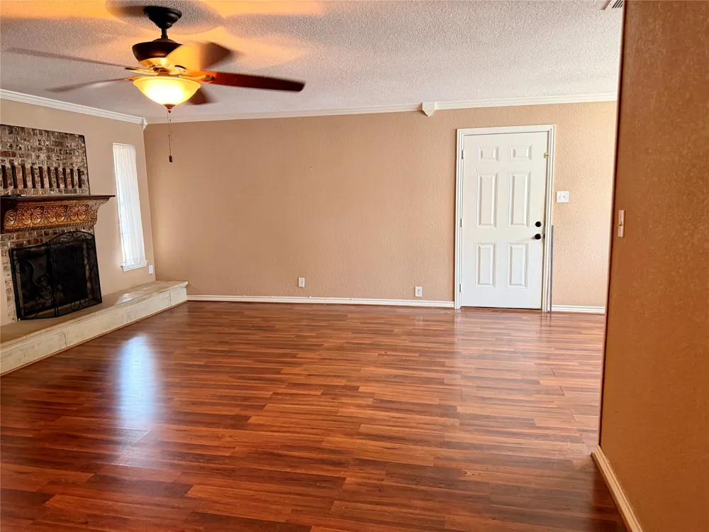 201 Collins Drive Terrell, TX 75160