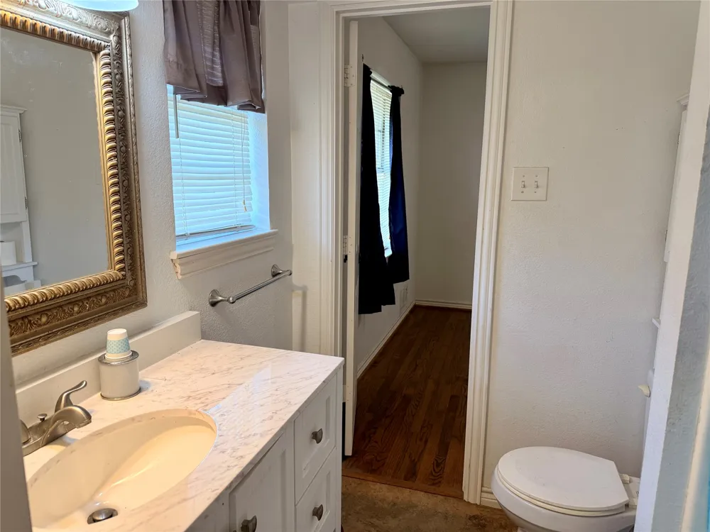 201 Collins Drive Terrell, TX 75160