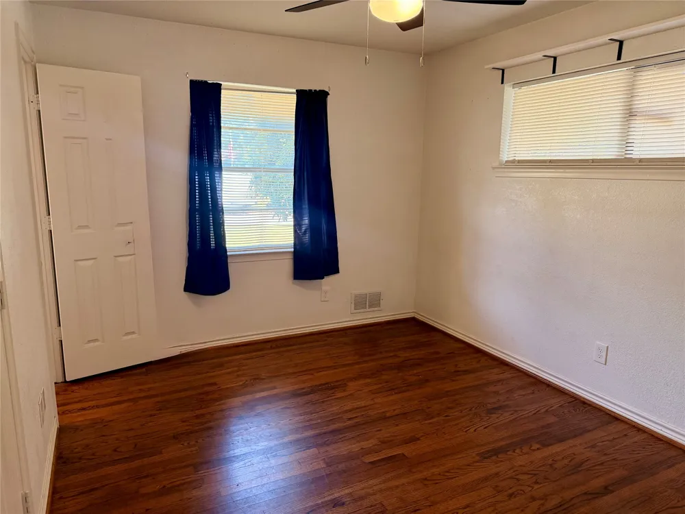 201 Collins Drive Terrell, TX 75160