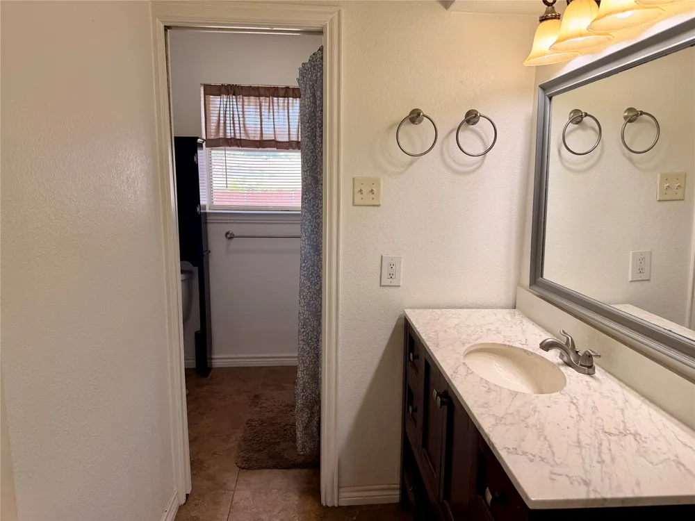 201 Collins Drive Terrell, TX 75160