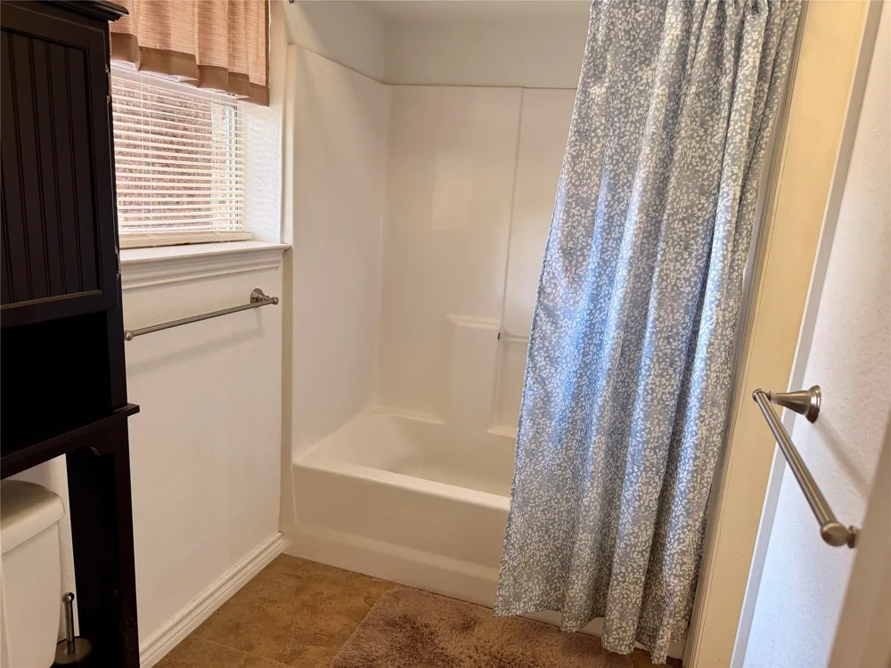 201 Collins Drive Terrell, TX 75160