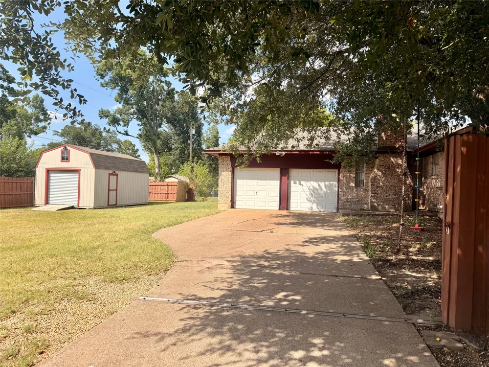 201 Collins Drive Terrell, TX 75160