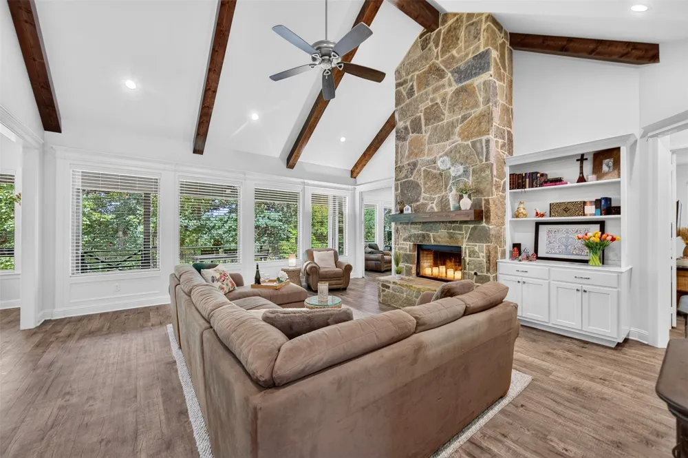 9236 Safari Bluff Larue, TX 75770