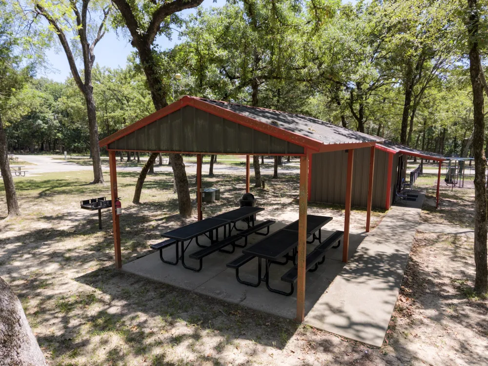 9236 Safari Bluff Larue, TX 75770