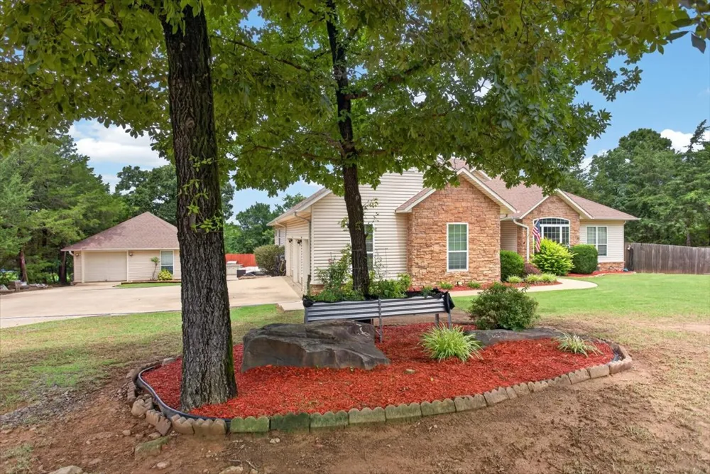 34800 Wolf Trail Wister, OK 74966