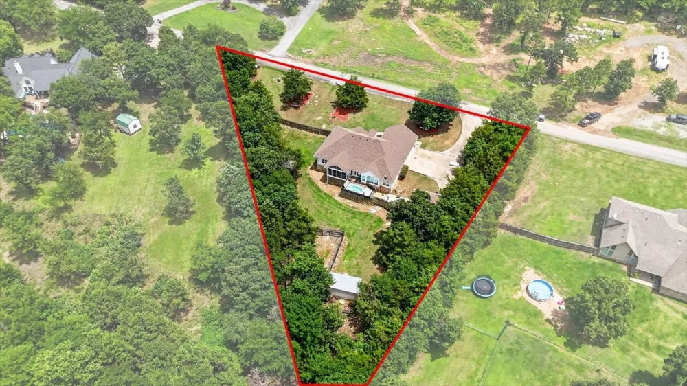 34800 Wolf Trail Wister, OK 74966