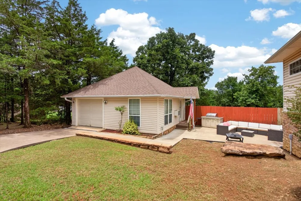 34800 Wolf Trail Wister, OK 74966