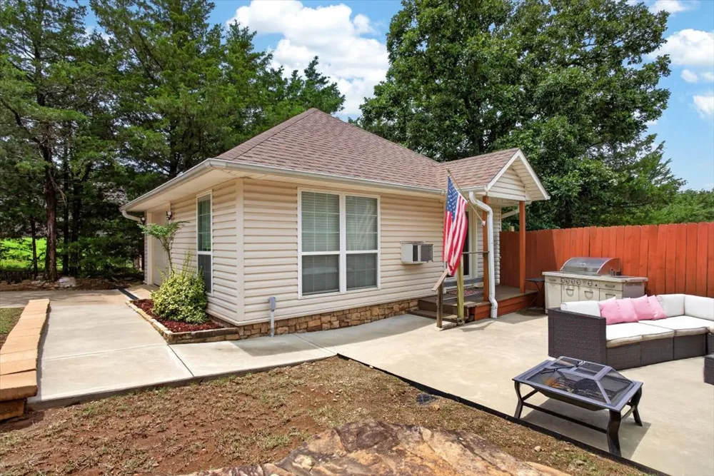 34800 Wolf Trail Wister, OK 74966