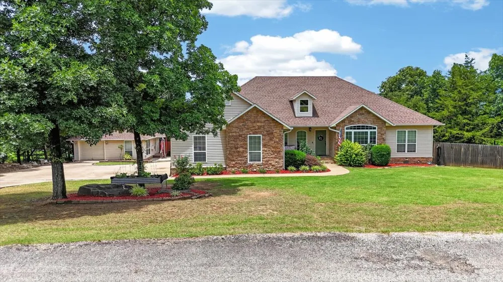 34800 Wolf Trail Wister, OK 74966