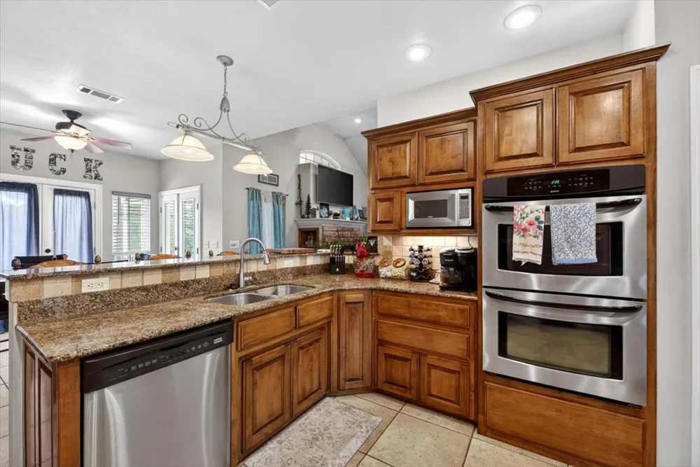 34800 Wolf Trail Wister, OK 74966