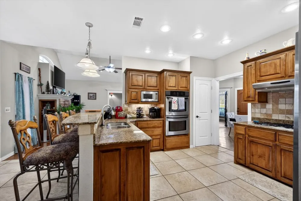 34800 Wolf Trail Wister, OK 74966