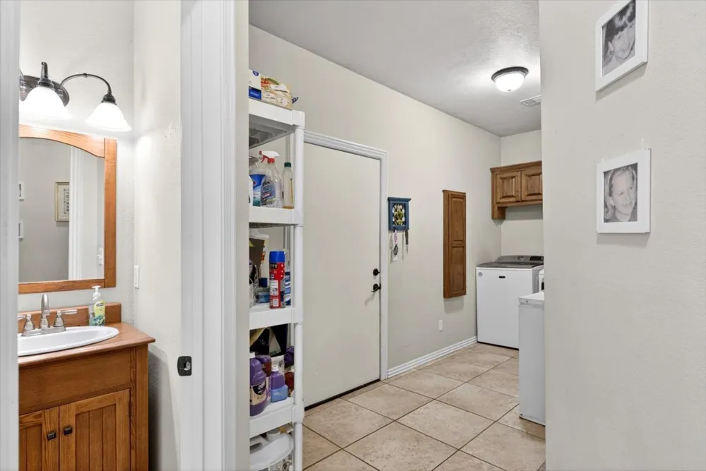 34800 Wolf Trail Wister, OK 74966