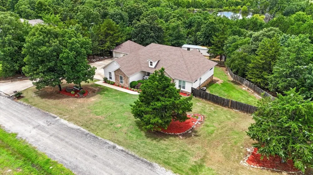 34800 Wolf Trail Wister, OK 74966