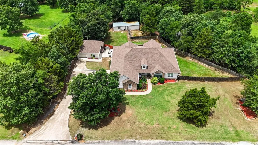 34800 Wolf Trail Wister, OK 74966