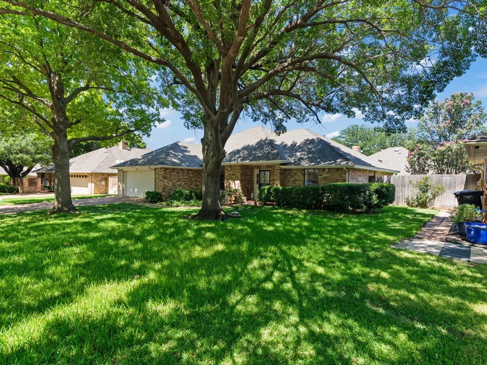 7005 Baseline Lane Fort Worth, TX 76133