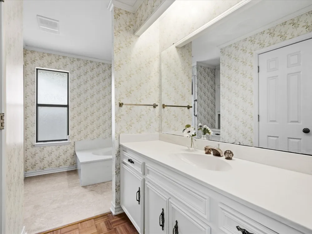 7005 Baseline Lane Fort Worth, TX 76133