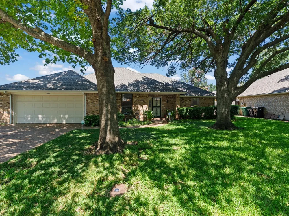 7005 Baseline Lane Fort Worth, TX 76133